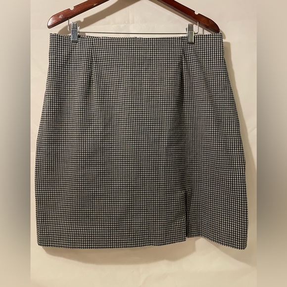 BGC Dresses & Skirts - BGC cute plaid skirt with small slit